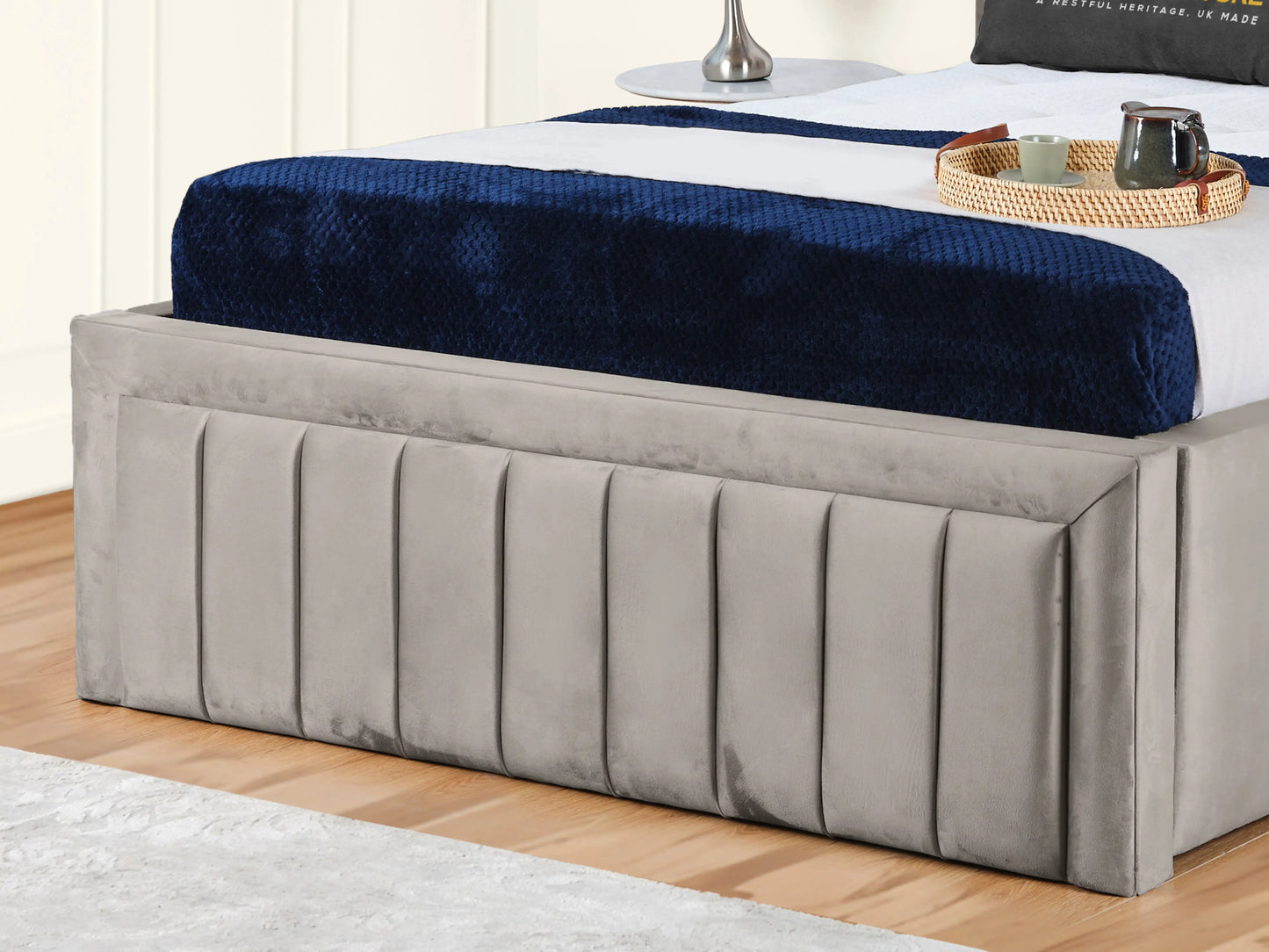 Grand panel Upholstered bed