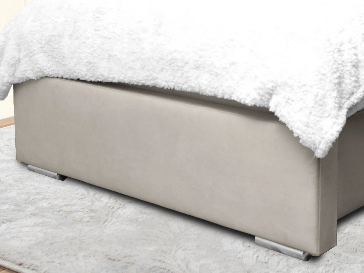Miri Winged Upholstered Bed