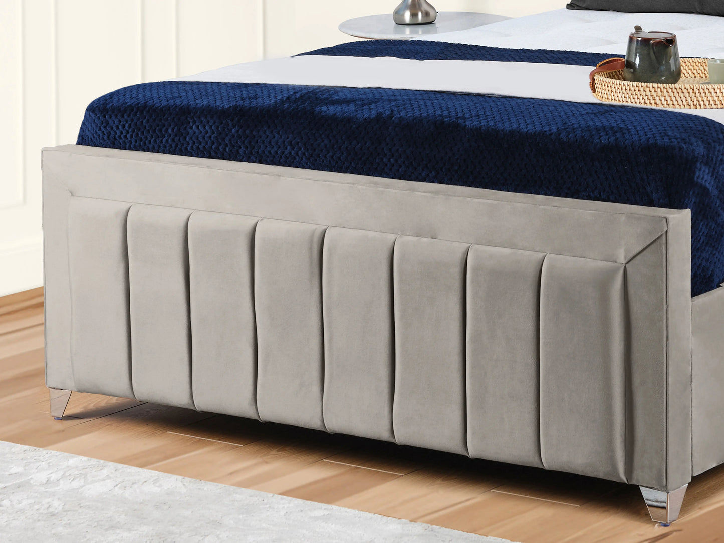 Sierra upholstered Bed