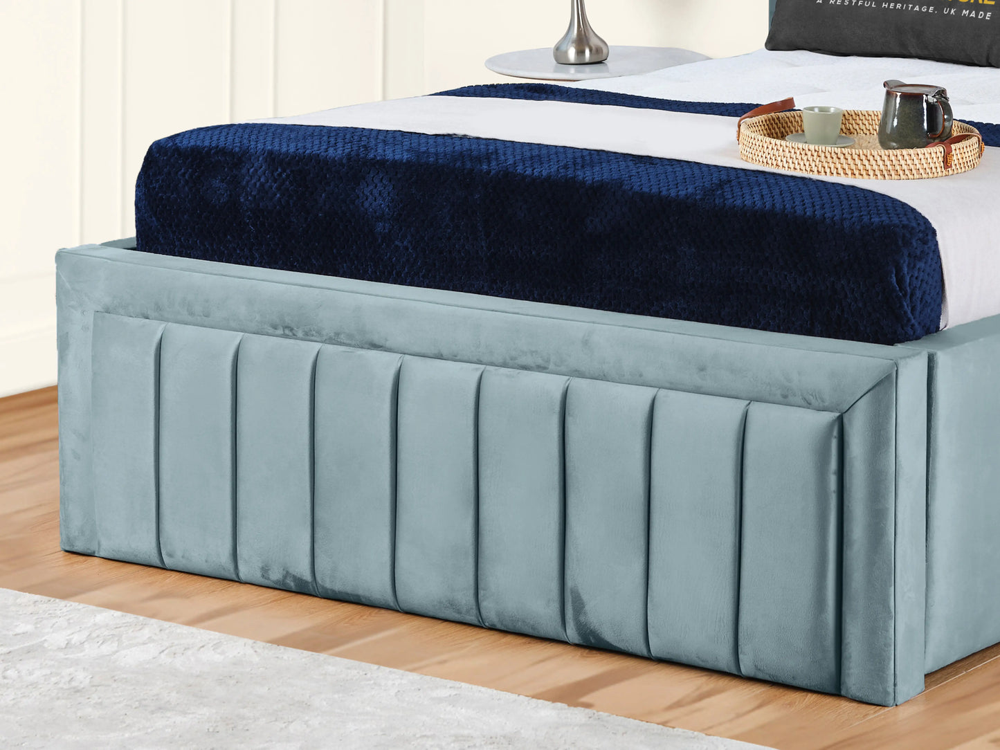 Grand panel Upholstered bed