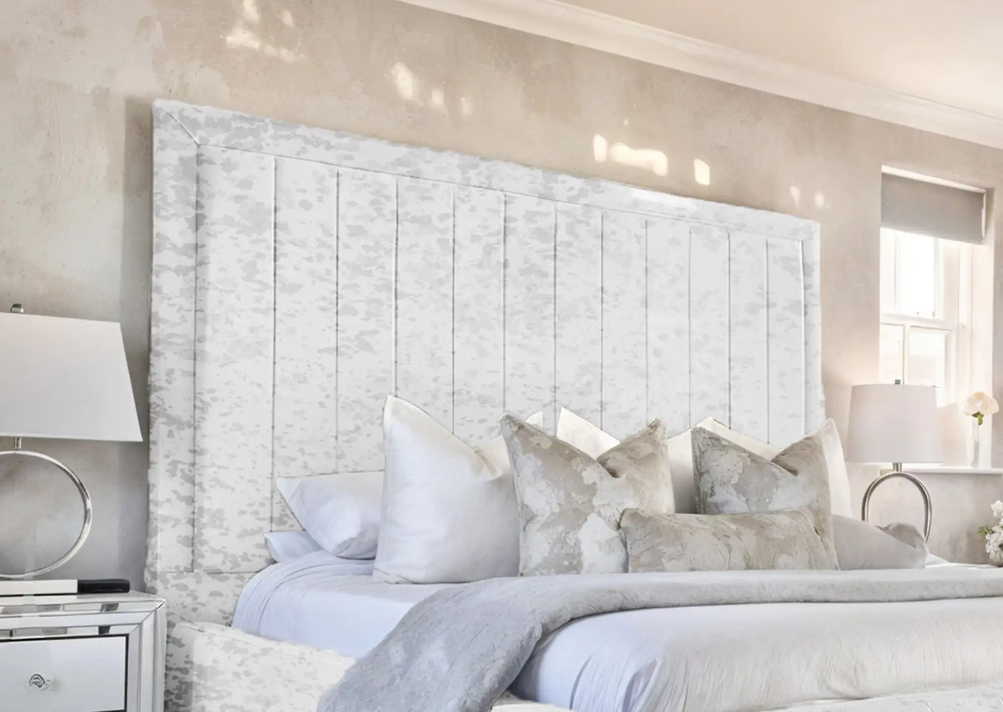 Geneva lined Upholstered Bed