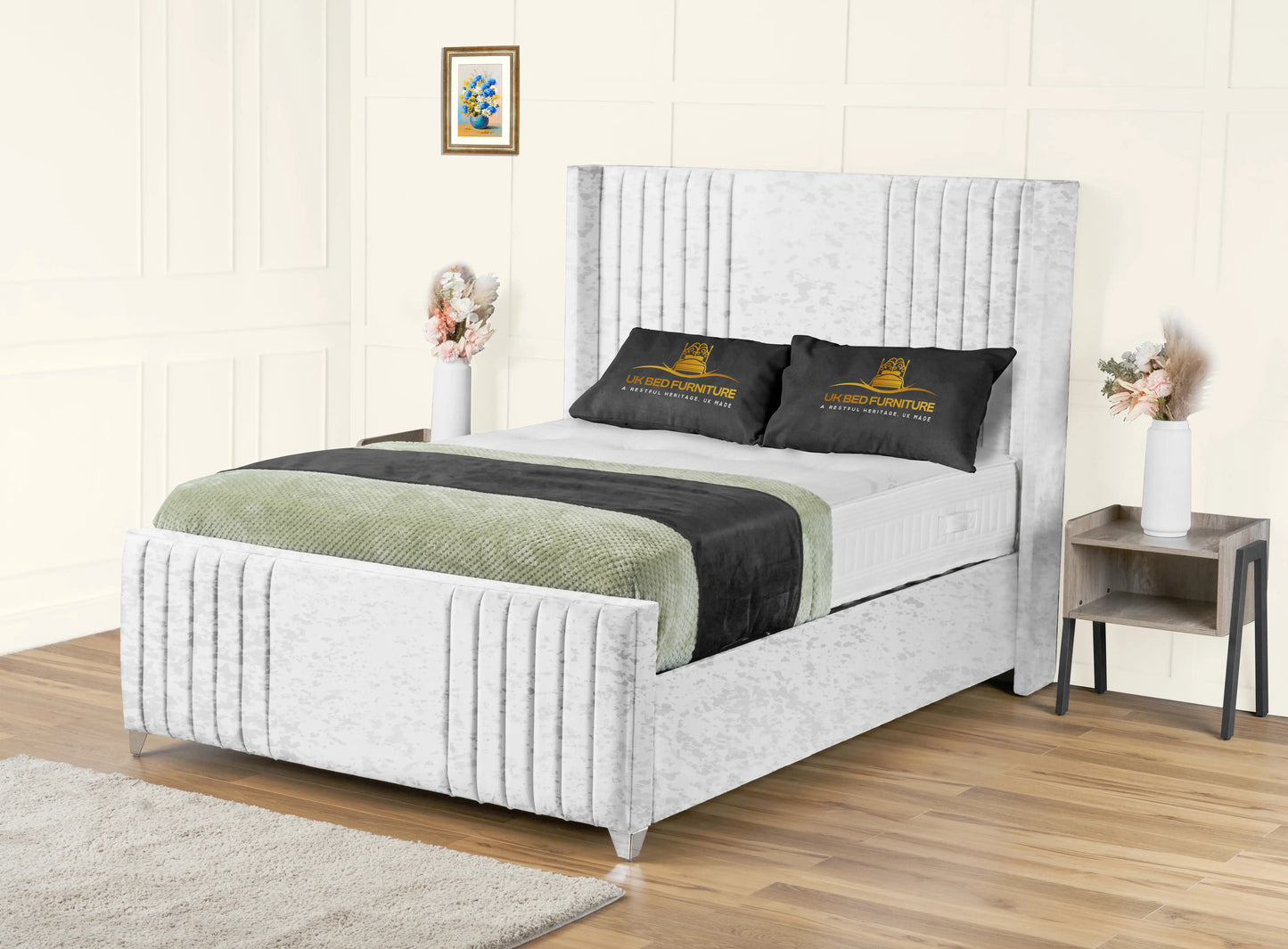 Elise lined winged Upholstered Bed