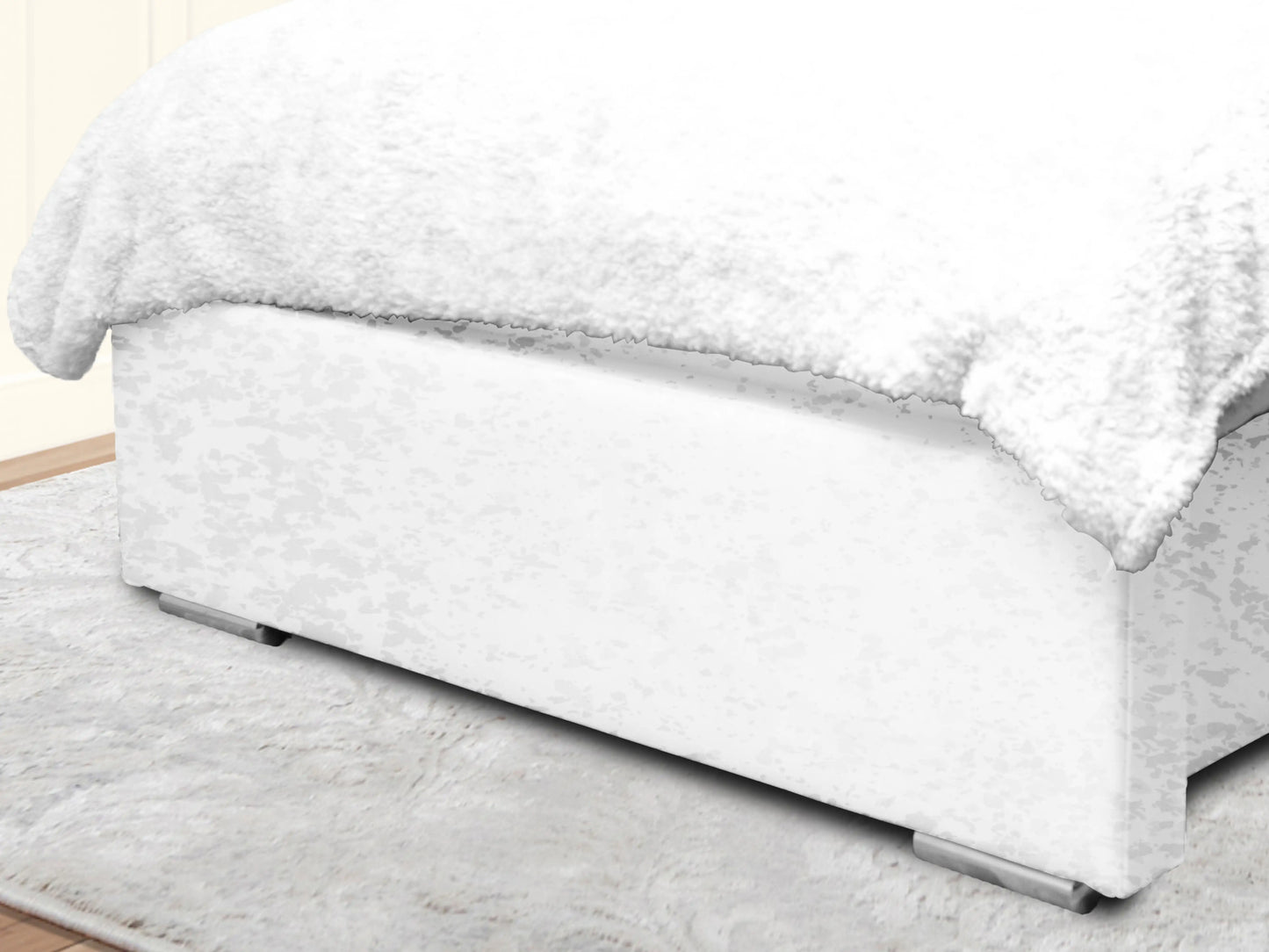 Miri Winged Upholstered Bed