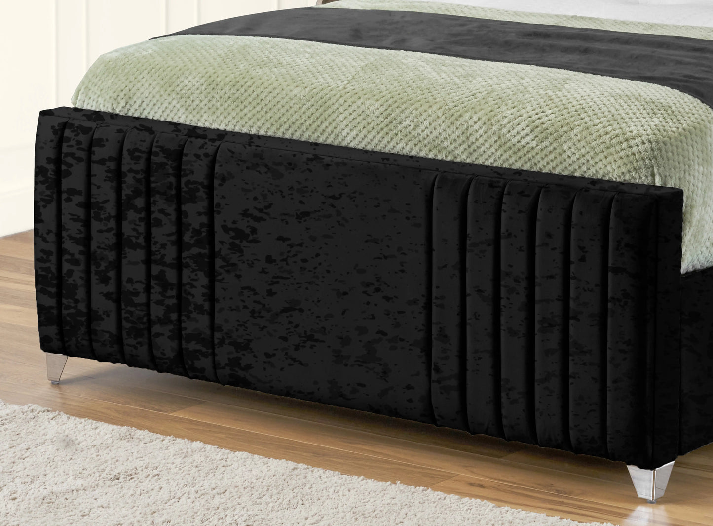 Elise lined winged Upholstered Bed