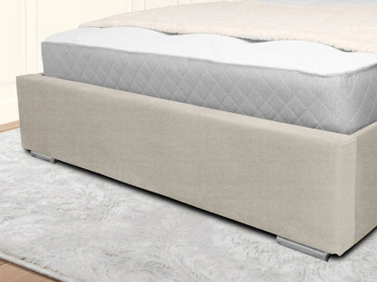 Middleton Winged Upholstered Bed