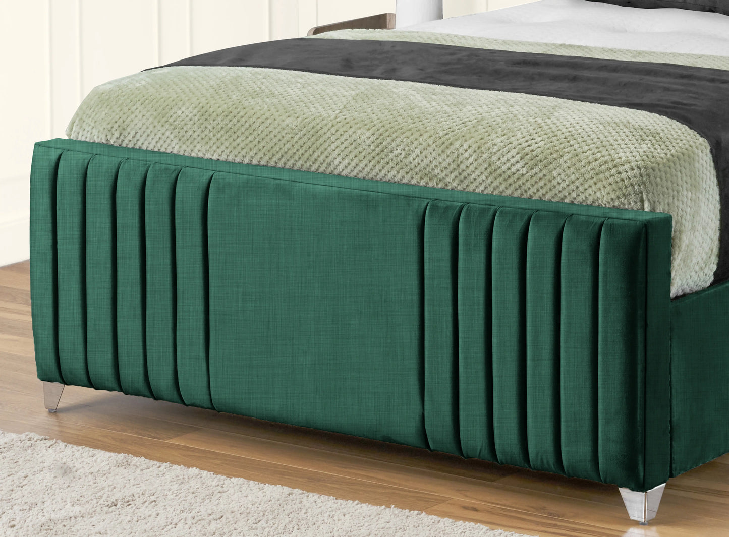 Elise lined winged Upholstered Bed