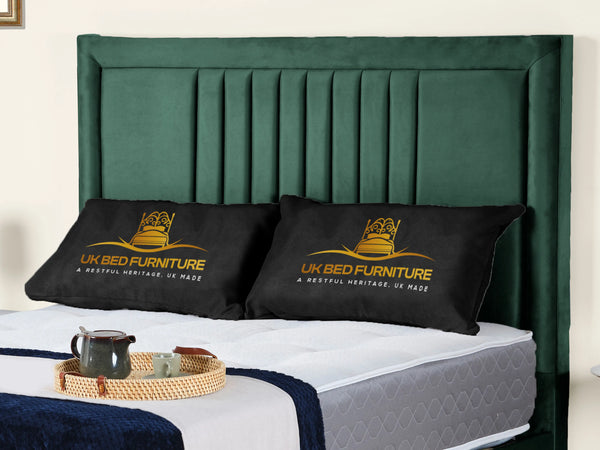 Cannas upholstered bed