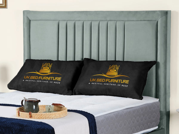 Cannas upholstered bed