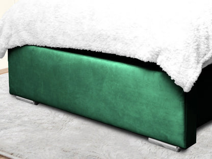Miri Winged Upholstered Bed