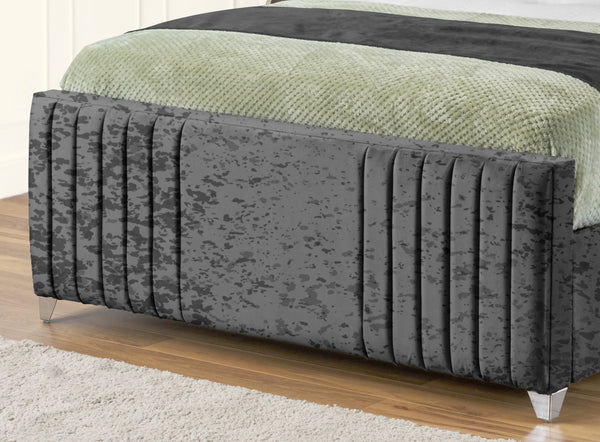 Elise lined winged Upholstered Bed