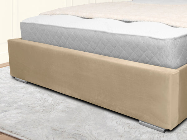 Middleton Winged Upholstered Bed