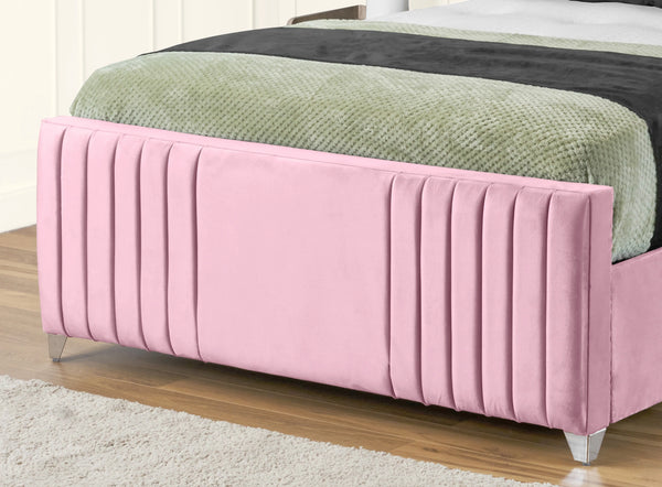 Elise lined winged Upholstered Bed