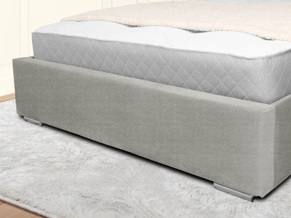 Middleton Winged Upholstered Bed
