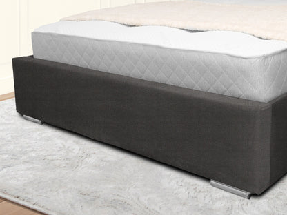 Middleton Winged Upholstered Bed