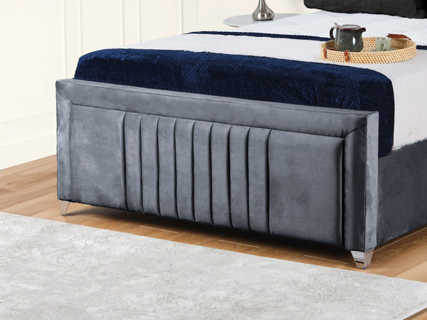 Cannas upholstered bed