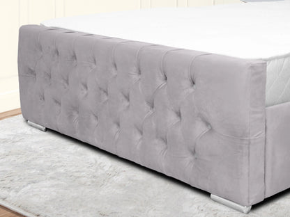 Kendall Winged Upholstered Bed