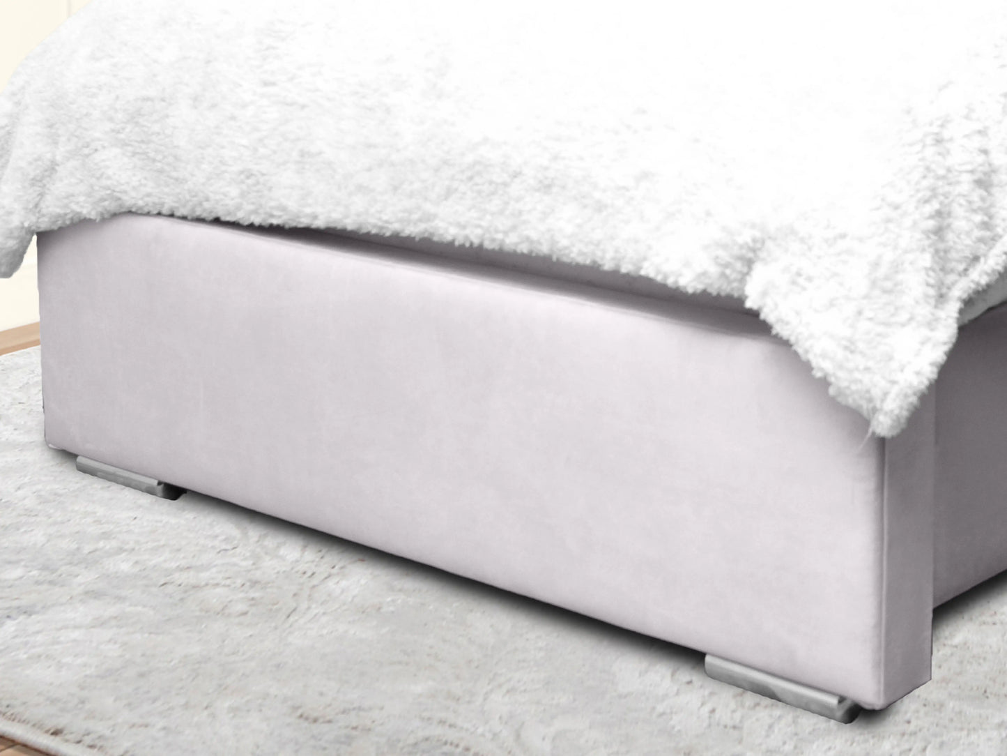 Miri Winged Upholstered Bed