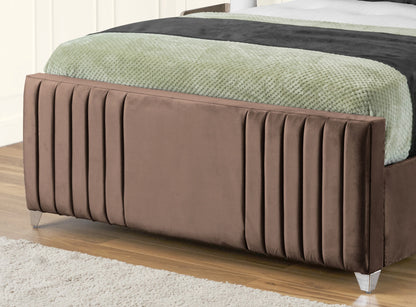 Elise lined winged Upholstered Bed