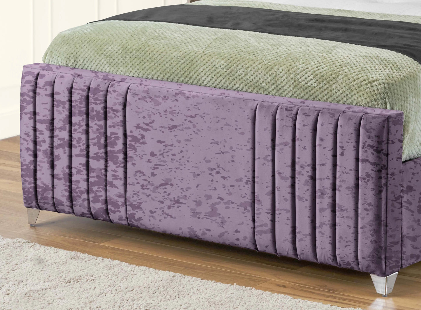 Elise lined winged Upholstered Bed
