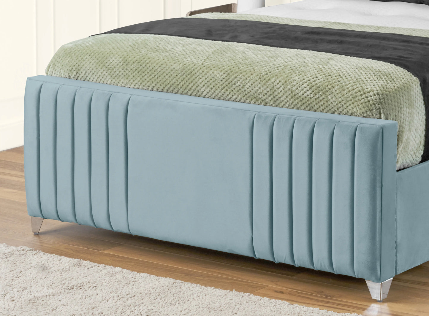 Elise lined winged Upholstered Bed