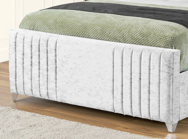 Elise lined winged Upholstered Bed